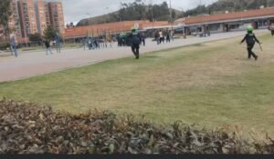 Tensión en Ciudad Verde: pelea entre estudiantes terminó con intervención de la Policía